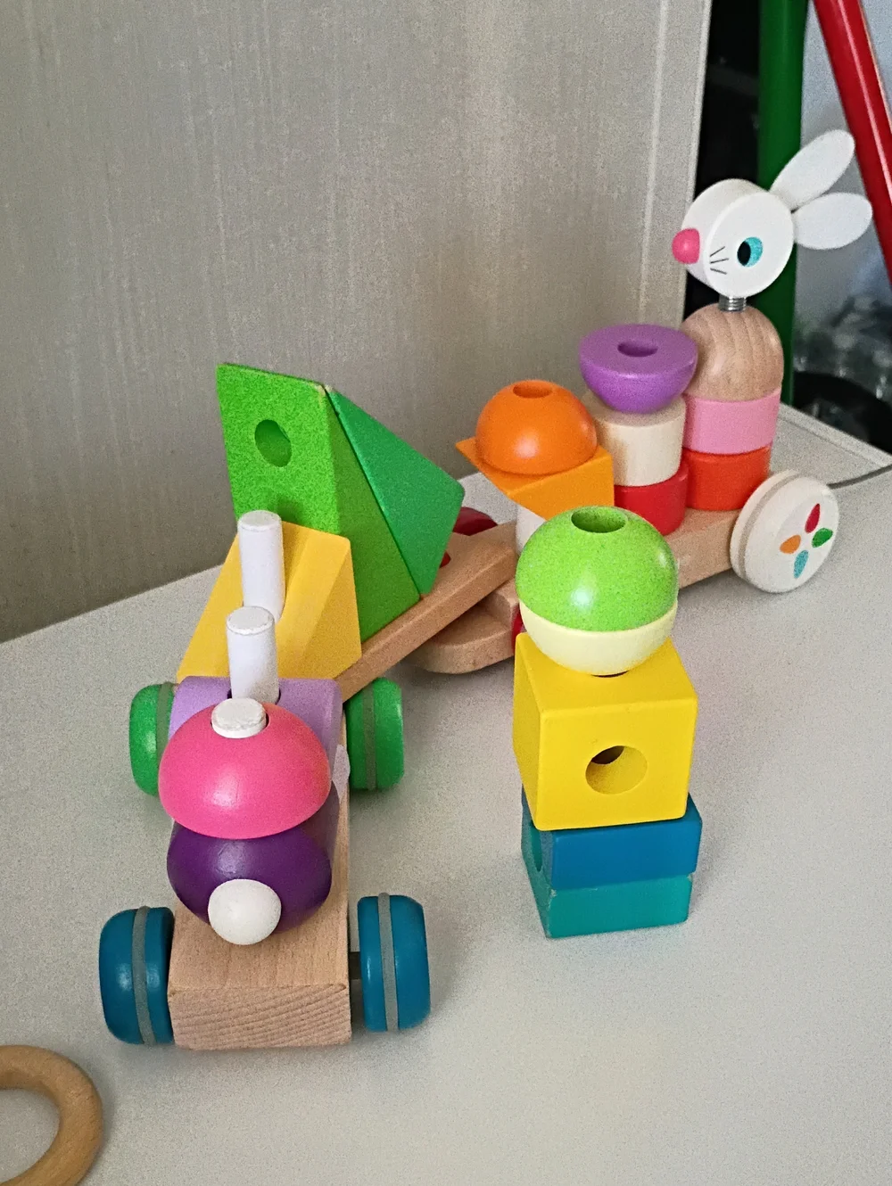 ALL ABOARD THE ANIMAL TRAIN - Stack The Wood Blocks Mix And Match